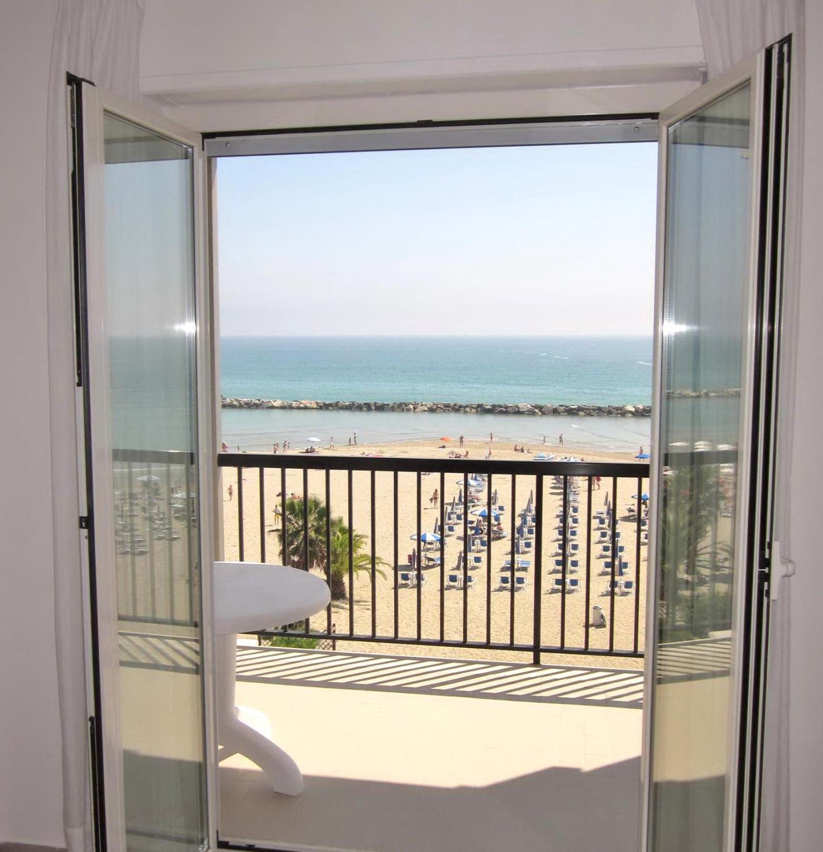 Tourist Residence San Benedetto del Tronto Room photo